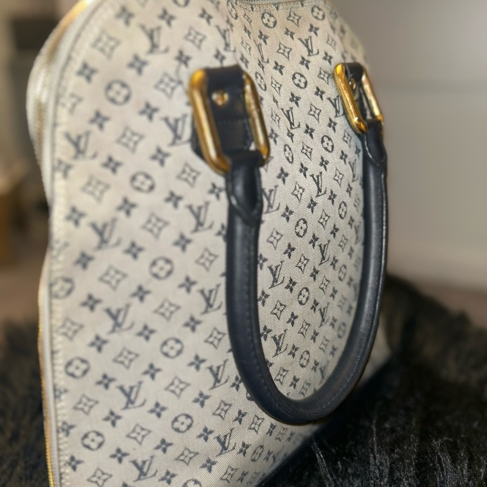 AUTHENTIC LOUIS VUITTON PADLOCK SHAPED HANDBAG! - Picture 12 of 15